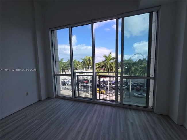 Photo - 244 Biscayne Blvd Unidad 335