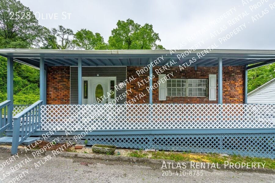 Photo - 2528 Olive St-