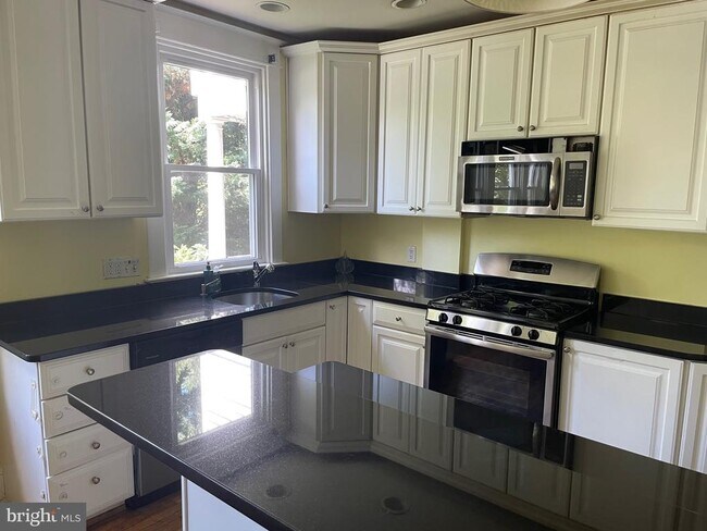 Photo - 4229 Brandywine St NW