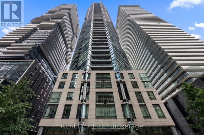 Photo - 45 Charles St E Unit 1808