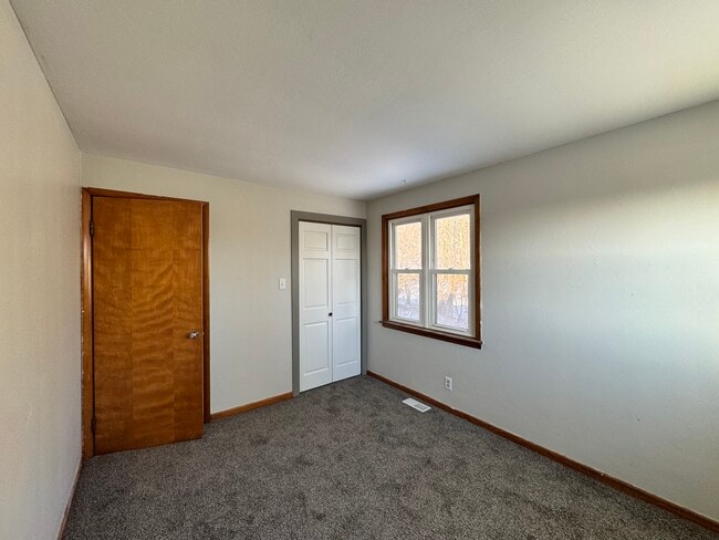 Photo - 441 Uhl St
