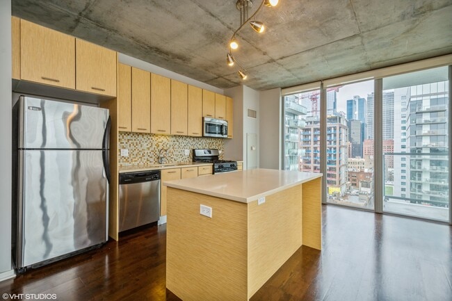Photo - 659 W Randolph St Unit 1514