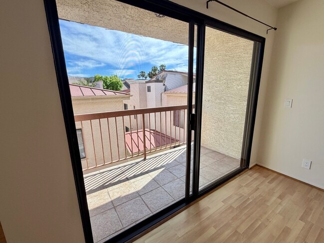 Photo - 1134 Campbell St Unidad 305