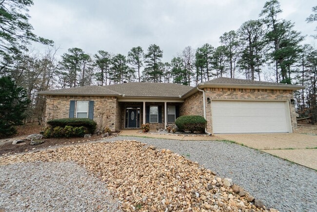 Photo - Charming 4 bedroom, 2 bathroom located in the picturesque Hot Springs Village