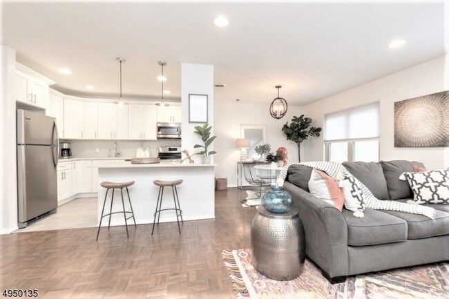 Photo - 27 S Mountain Ave