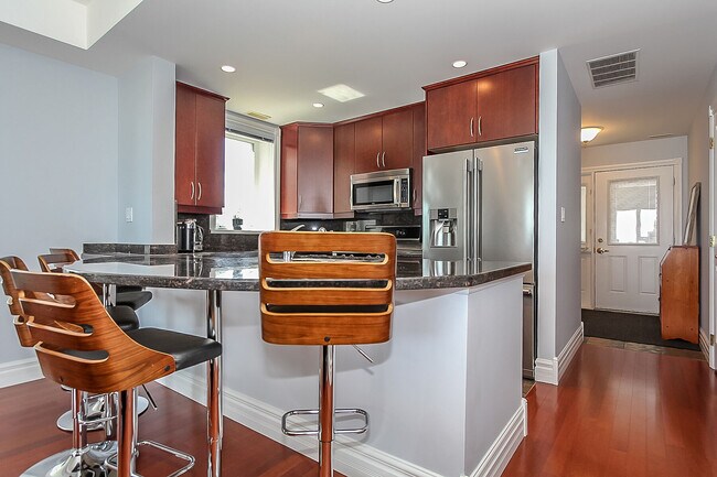 Photo - 550 Mariners Way