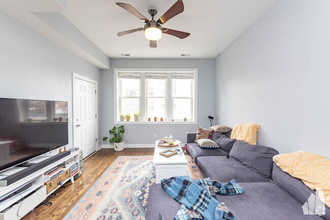 Building Photo - 2335 W Moffat St Unit 2 Rental