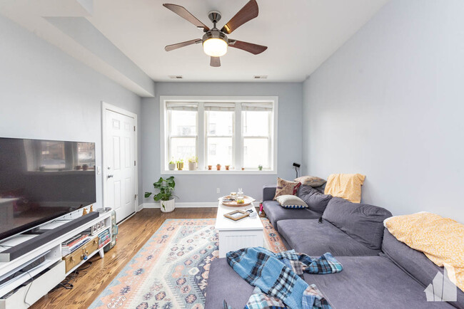 Photo - 2335 W Moffat St Unidad 2 Rental