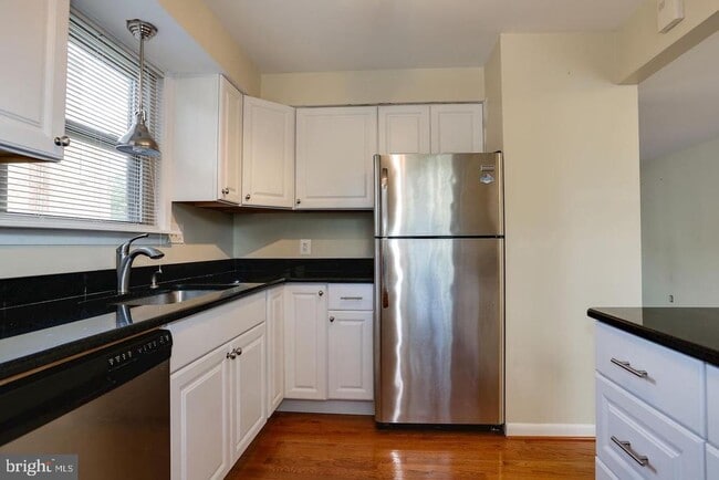 Photo - 4510 Washington Blvd Unit 1