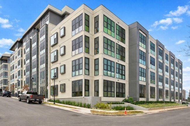 Photo - 800 Embassy Dr Unit 606