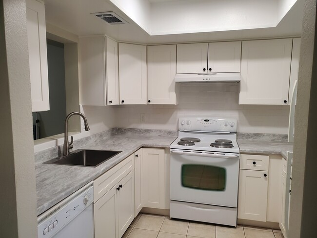 Photo - 715 S Extension Rd