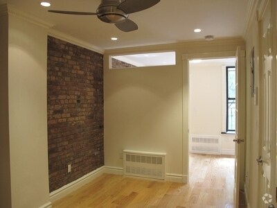 Building Photo - 521 E 5th St Unit 1D Rental