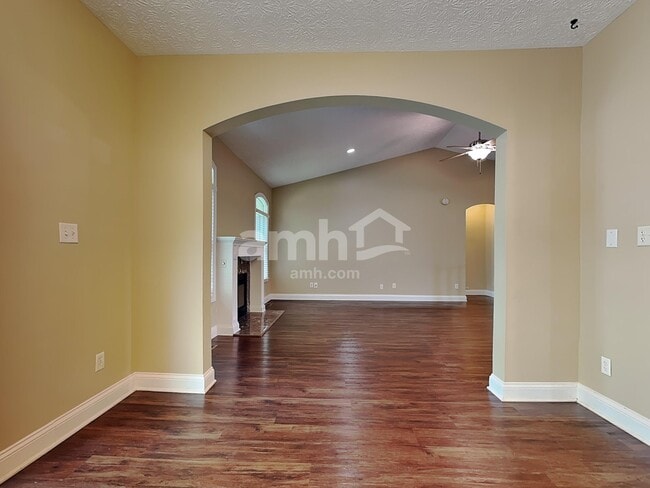 9566 Country Path Trail