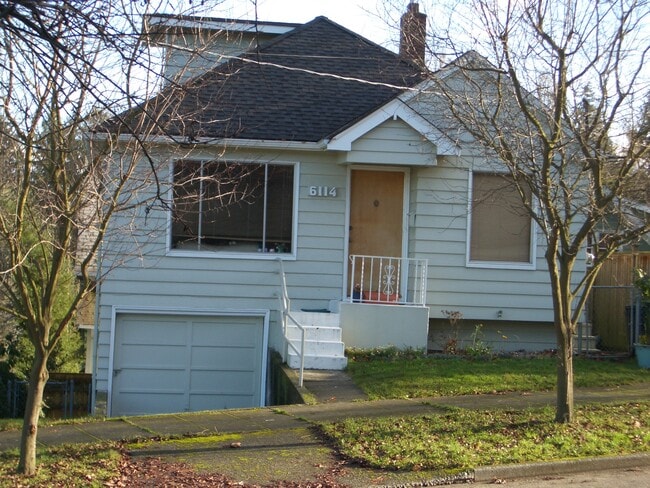 Photo - 6114 Linden Ave N House