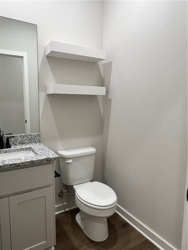 Photo - 572 Cosmos St