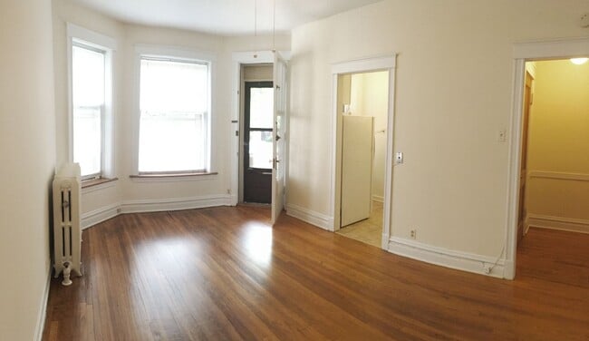 Photo - 5440-42 N Winthrop Ave
