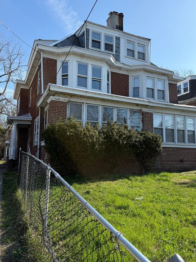 Photo - 1442 W State St