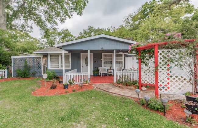 Photo - 4910 Charles St