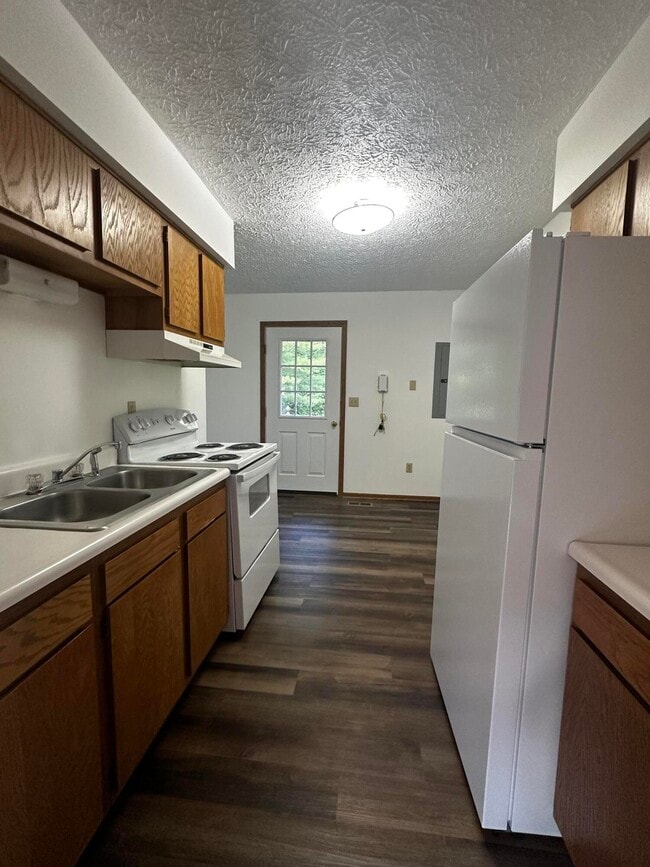 Photo - 106 Sharon Dr