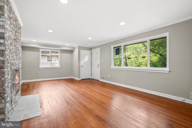 Photo - 10705 Lockridge Dr