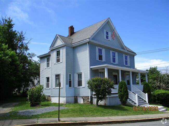 Building Photo - 22 Summer St Rental
