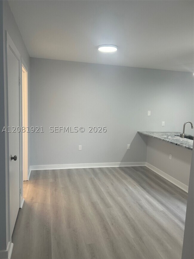 Photo - 603 6th Way