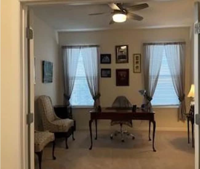 Photo - 10429 MacFarlane Pl