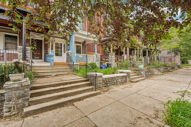 Photo - 251 S 46th St