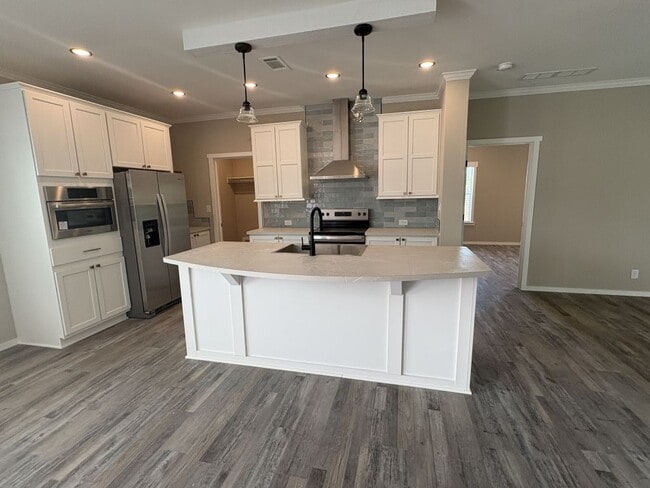 1630 Voyager Dr