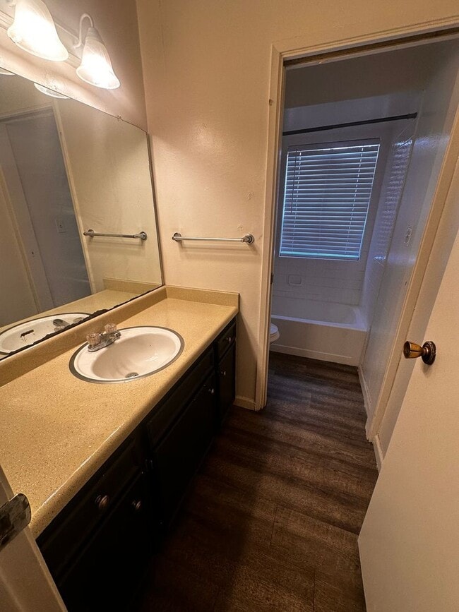 Photo - 5001 Belle Ter