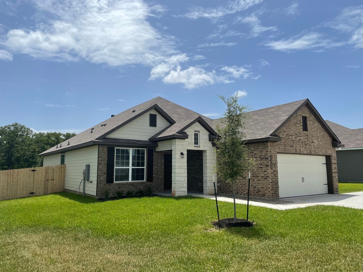 Photo - 1438 Kingsgate Dr House