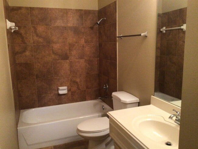 Photo - 2718 Lakecrest Way Dr