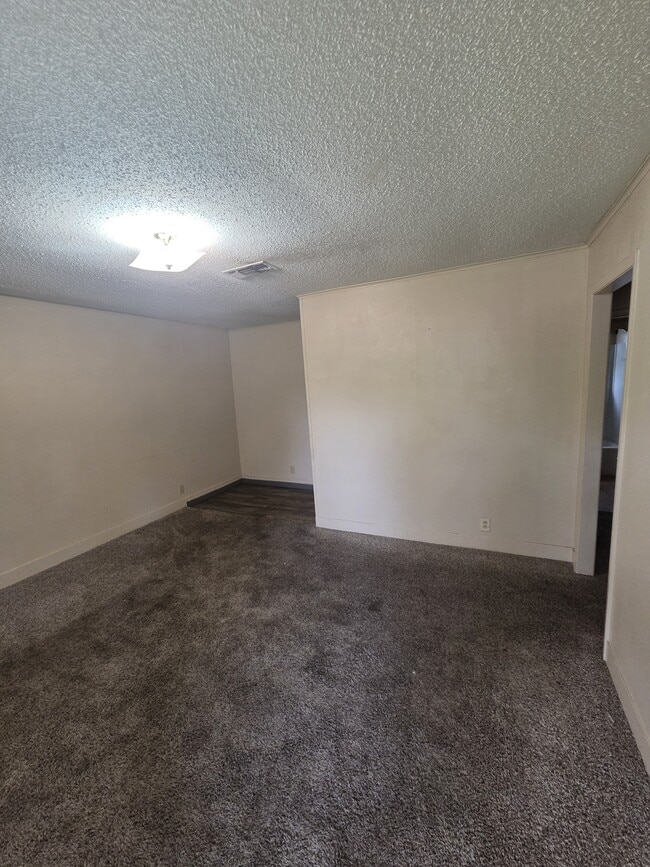 Photo - 403 W Dewey Ave