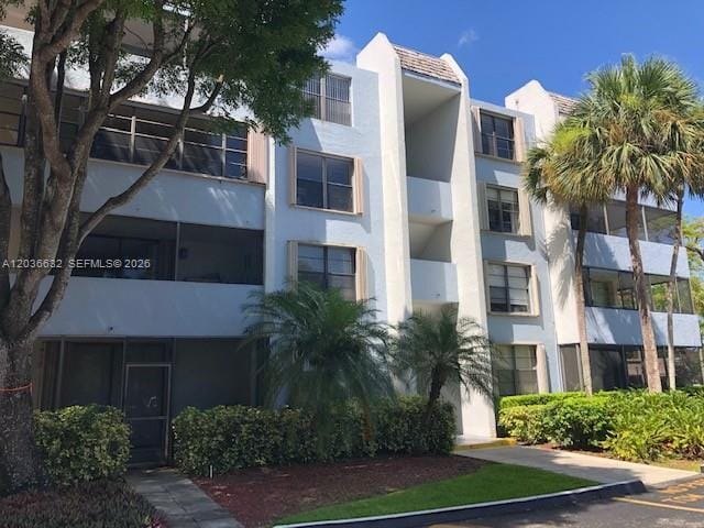Building Photo - 10852 N Kendall Dr Unit 316