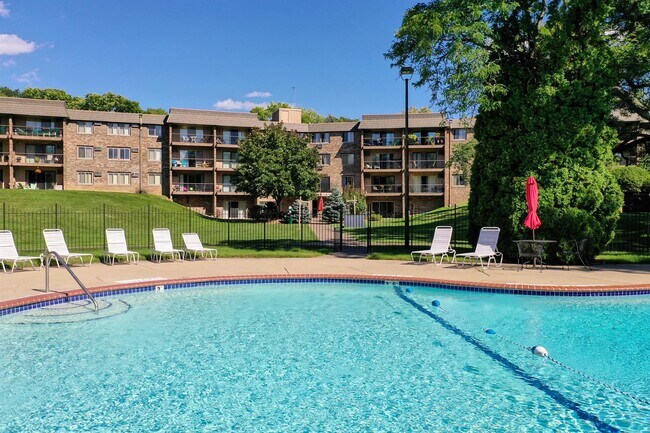 Photo - Edina Highland Villa