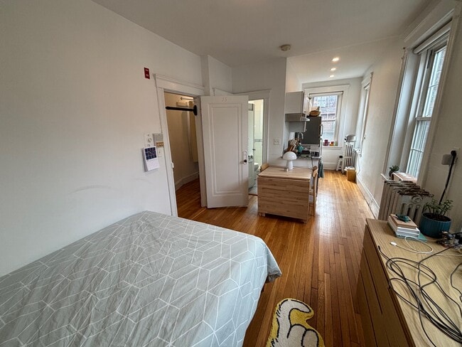 Building Photo - 28 Myrtle St Unit 15 Rental