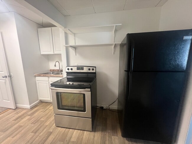 Photo - 287 2nd Ave