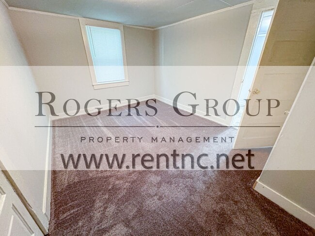 Photo - 865 Lamb St
