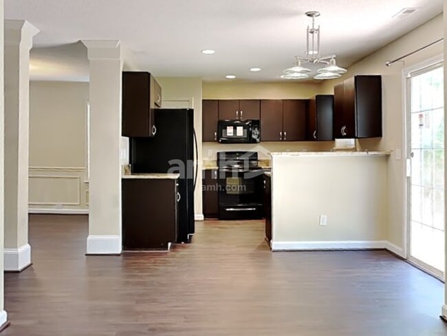 Photo - 209 Kindlewood Dr