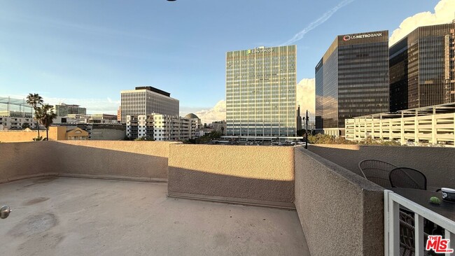 Photo - 701 S Kingsley Dr Unidad 405