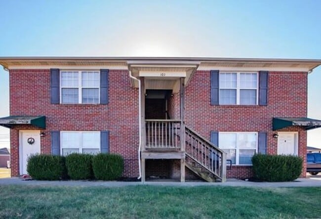 Building Photo - 101 Braxton Ct Unit 101 Braxton Ct. #D