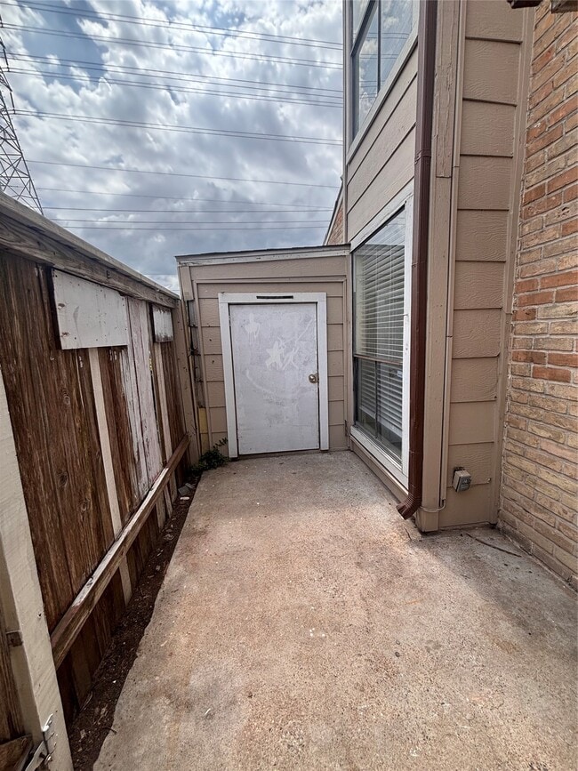 Photo - 2110 Wilcrest Dr Unit 123