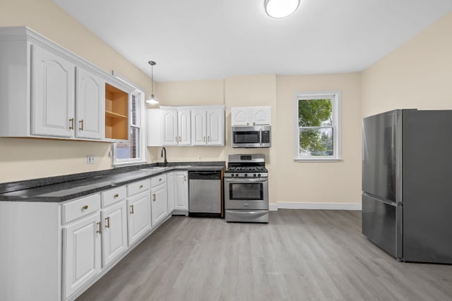 Photo - 4935 Hummelsheim Ave