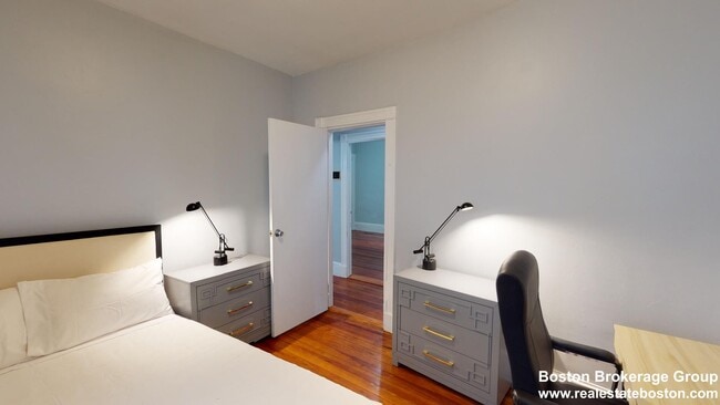 61 Crescent Ave Unit 1