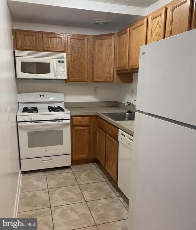 Building Photo - 625 A Chesapeake St SE Unit 101 Rental