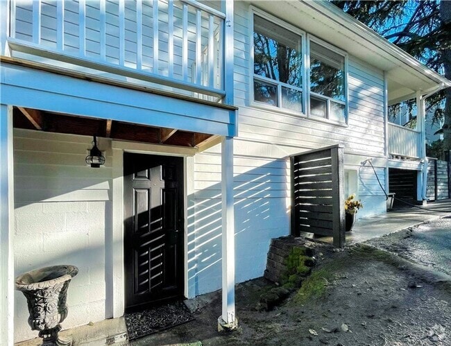 Building Photo - 1Bd/1Ba Kirkland Condo