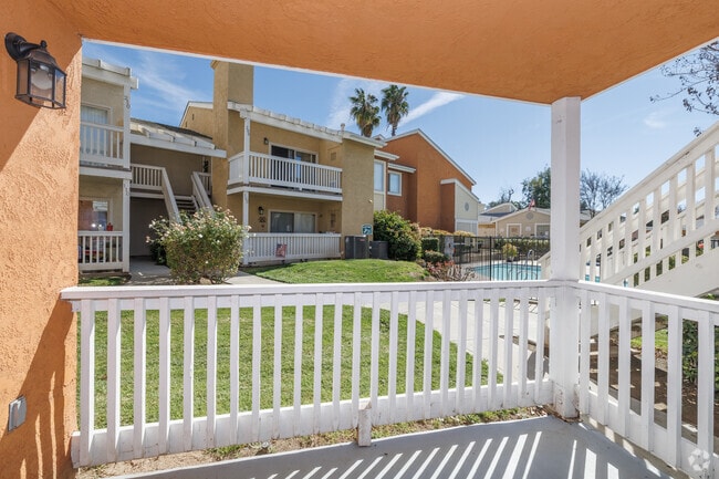 3BR, 2BA - 1,350SF - Patio