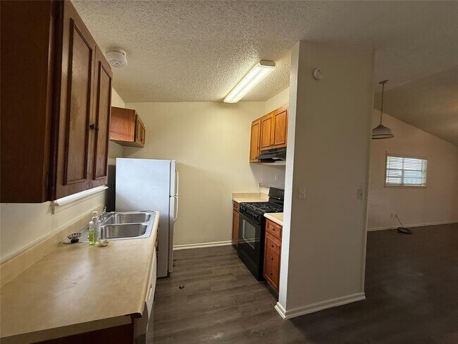 Photo - 618 Mill St