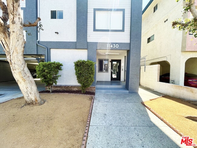 Photo - 11430 Cedar Ave Unit 1A