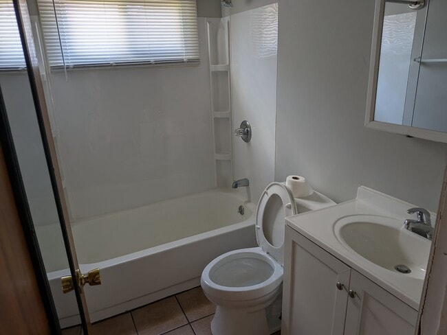 Photo - 46 Kaydon Dr
